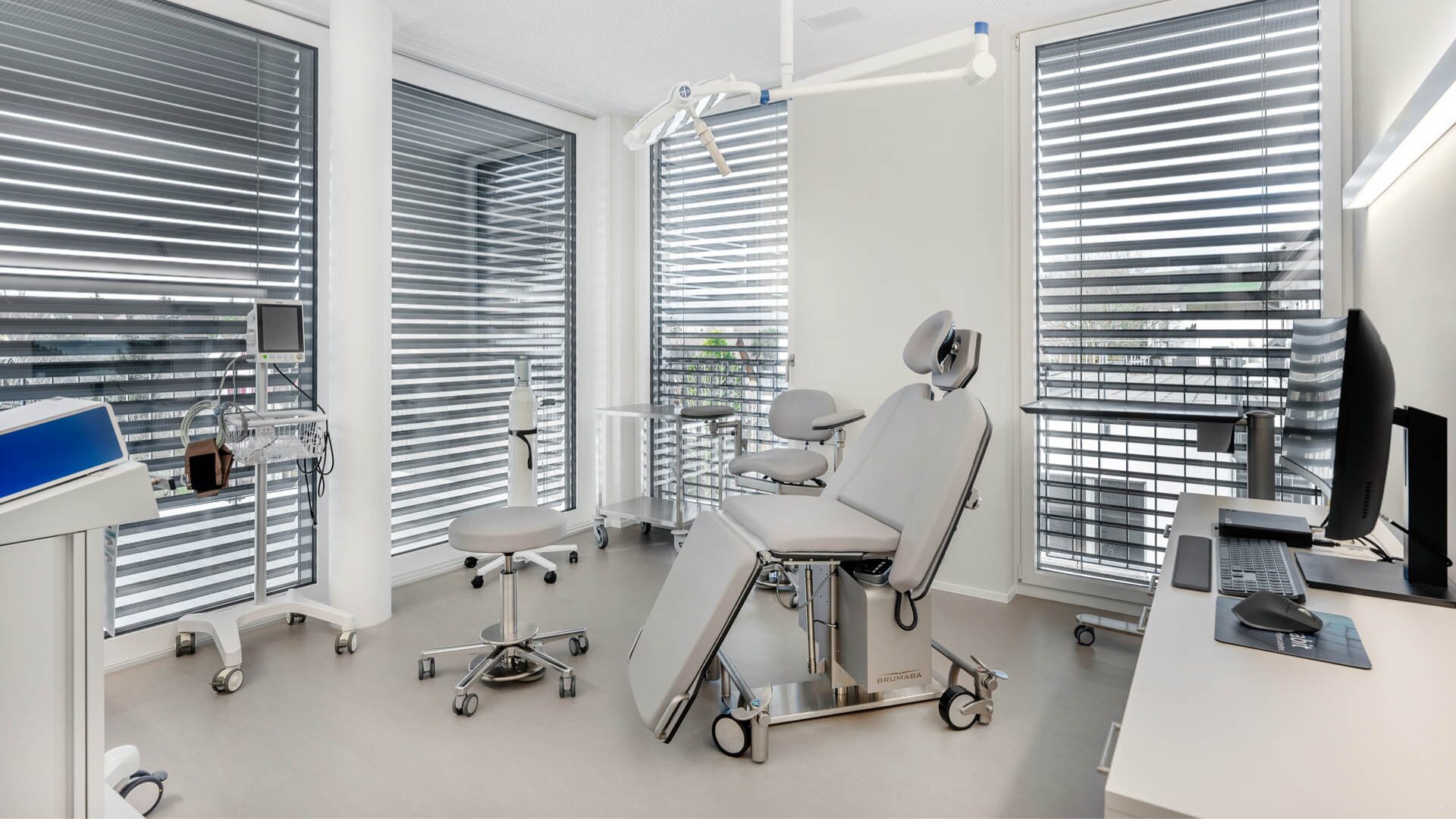 Adlerblick Augenmedizin, moderne Augenarztpraxis in Döttingen